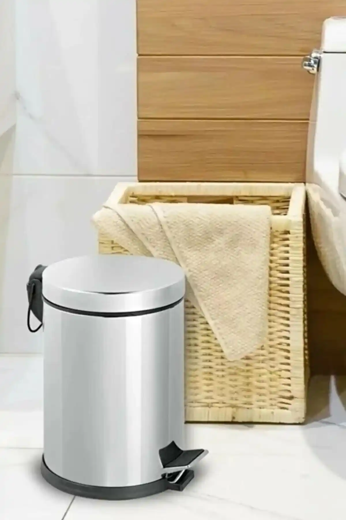 Banyo Dekorasyonuna Uygun Çöp Kovası Seçimi ve Modern Modeller Hakkında Rehber