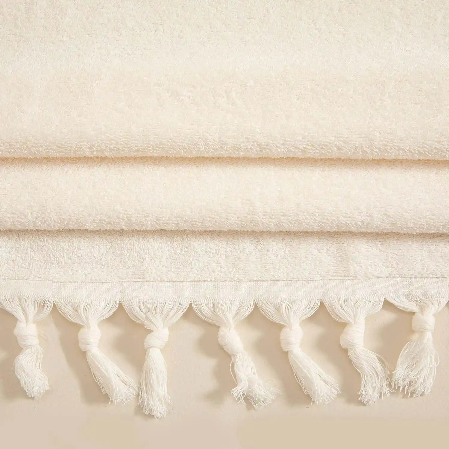 Banyo Dekorasyonunda 70x140 Banyo Havlusu Kullanımı ile Şıklık ve Fonksiyonellik