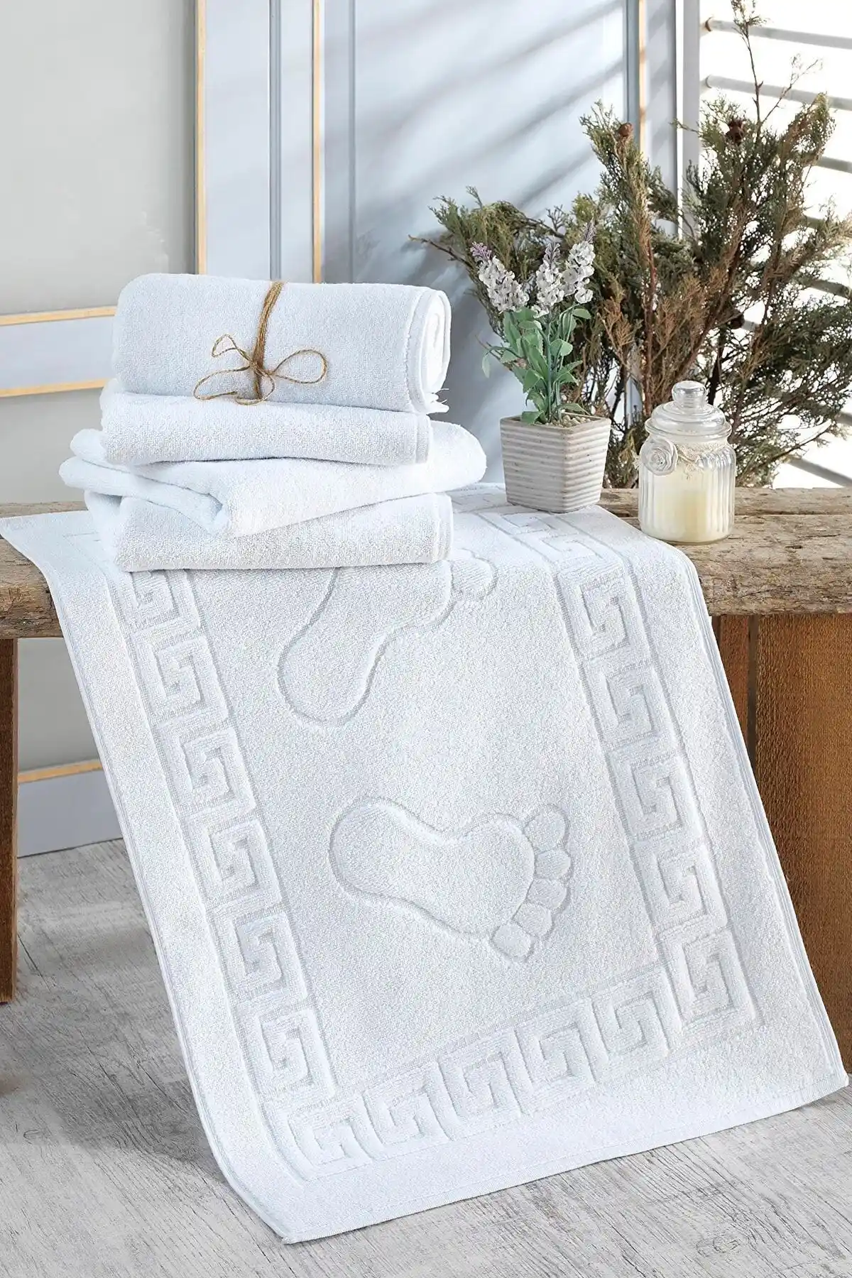 Banyo Dekorasyonunda Ayak Havlusu Seçimi ve Trendleri Hakkında Kapsamlı Rehber