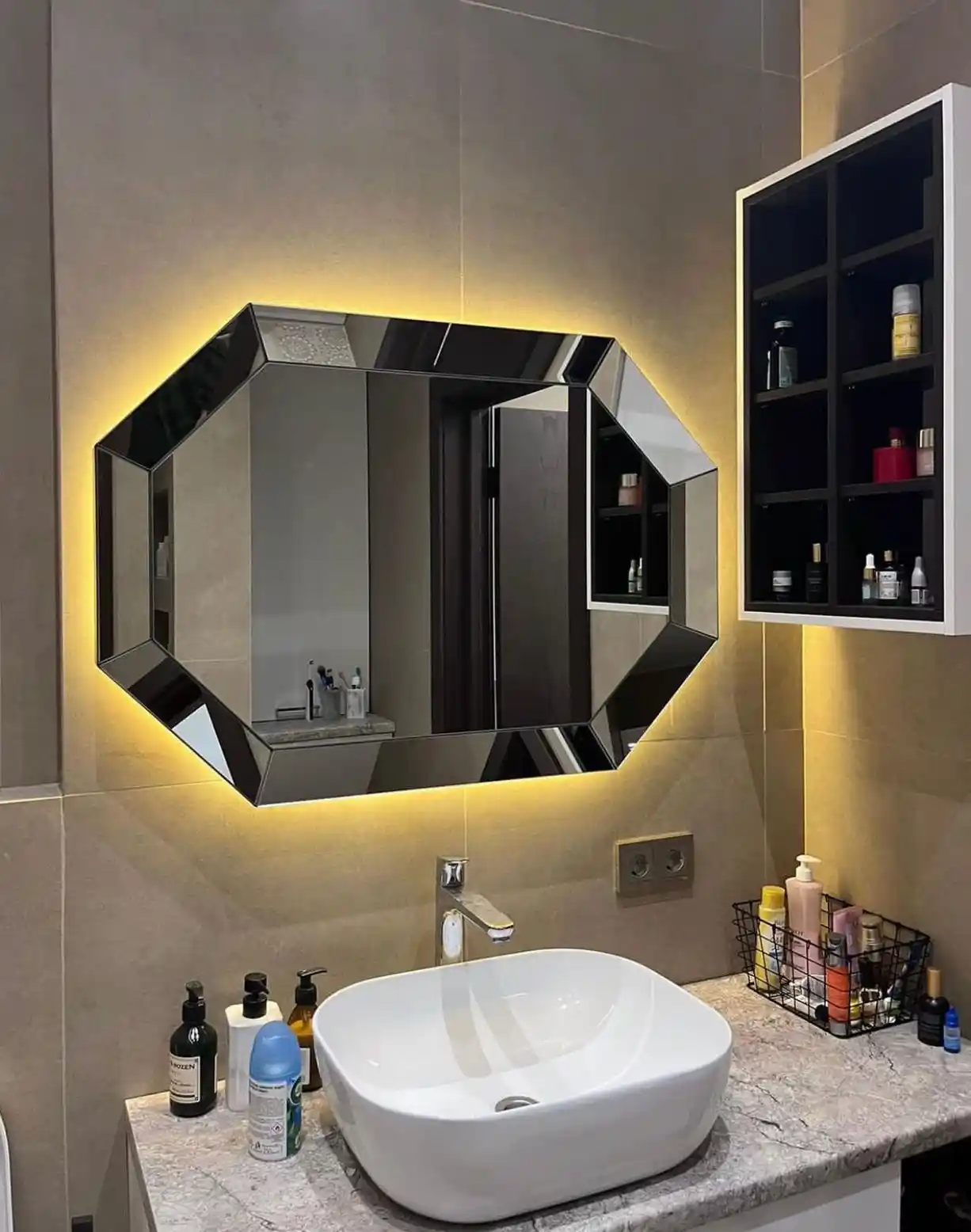 Banyo Dekorasyonunda Aynanın Önemi ve Şık Kullanım İpuçları