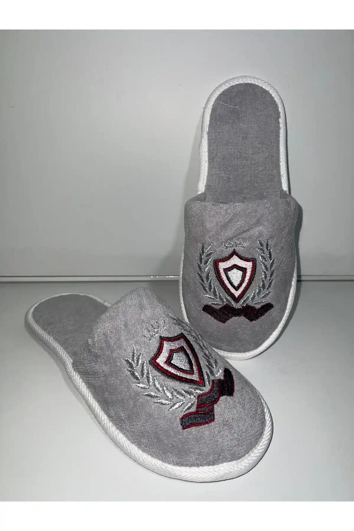 Banyo Dekorasyonunda Havlu Terlikler ve Havlular ile Şıklık ve Konfor Sağlama Rehberi