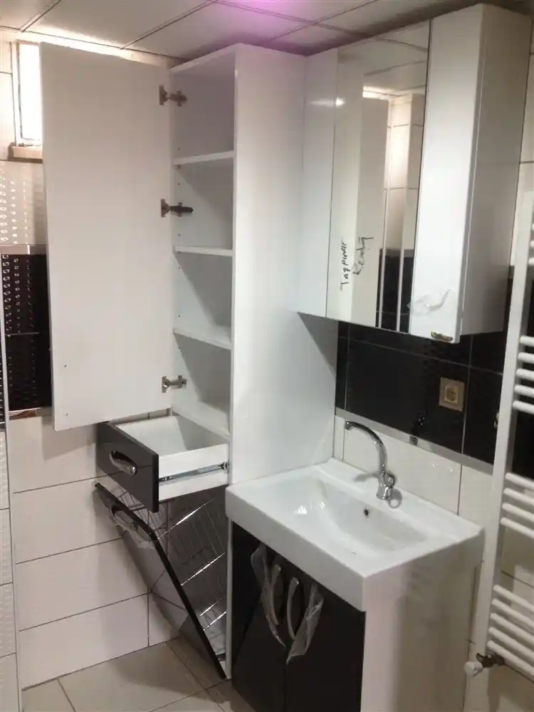 Banyo Dekorasyonunda Kirli Sepetleri Dolap Modelleri ve Seçim İpuçları