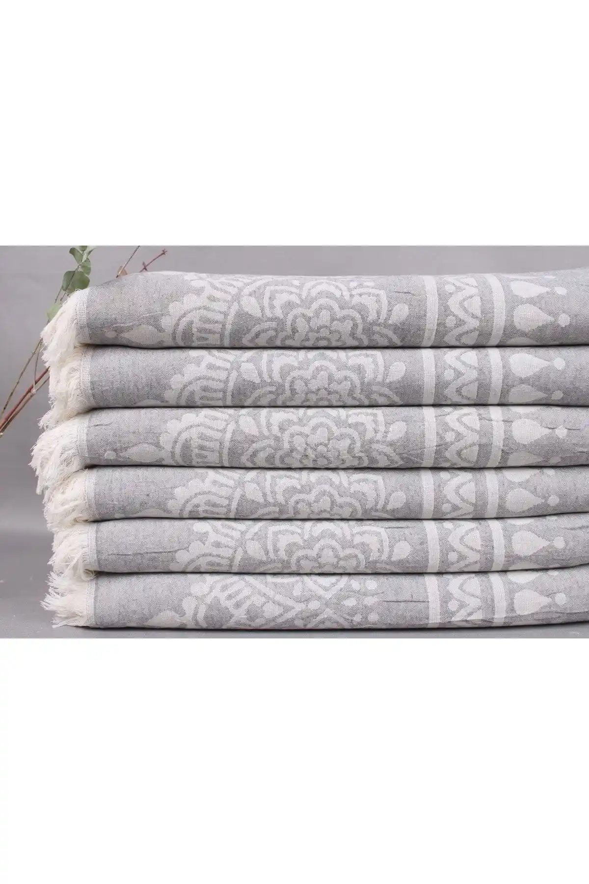 Banyo Dekorasyonunda Şıklık ve Konfor İçin Peştemal Kullanım Rehberi