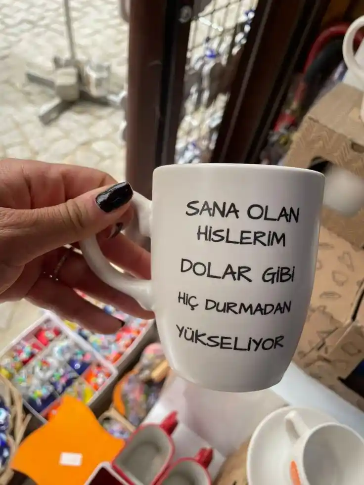 Bardak Yazılarıyla Dekorasyonda Yenilikçi ve Şık Dokunuşlar