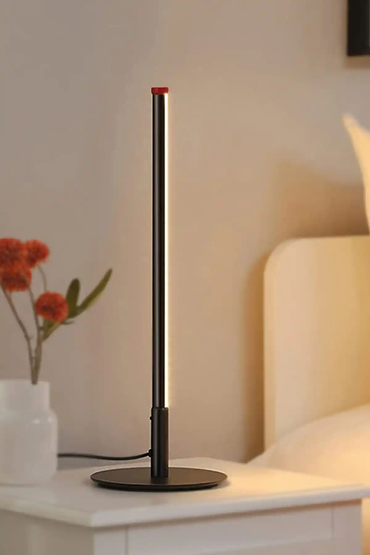 Başucu Lambaderleri: Fonksiyonellik ve Estetiği Bir Arada Sunan Dekoratif Seçenekler