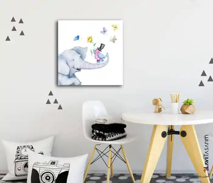 Bebek Odası Dekorasyonunda Renkli ve Temalı Tablolarla Şıklık ve Konfor Sağlayın