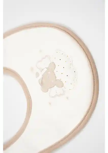 Bebek Yaka Önlüğü ile Dekorasyonda Zarif ve İşlevsel Dokunuşlar