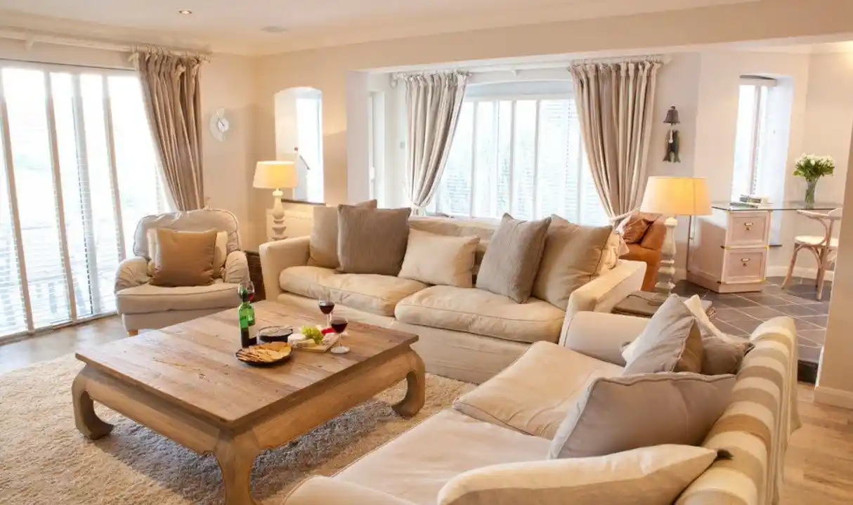 Bej Ev Dekorasyonu: Şık ve Sakin Bir Atmosif Yaratmanın Yolları