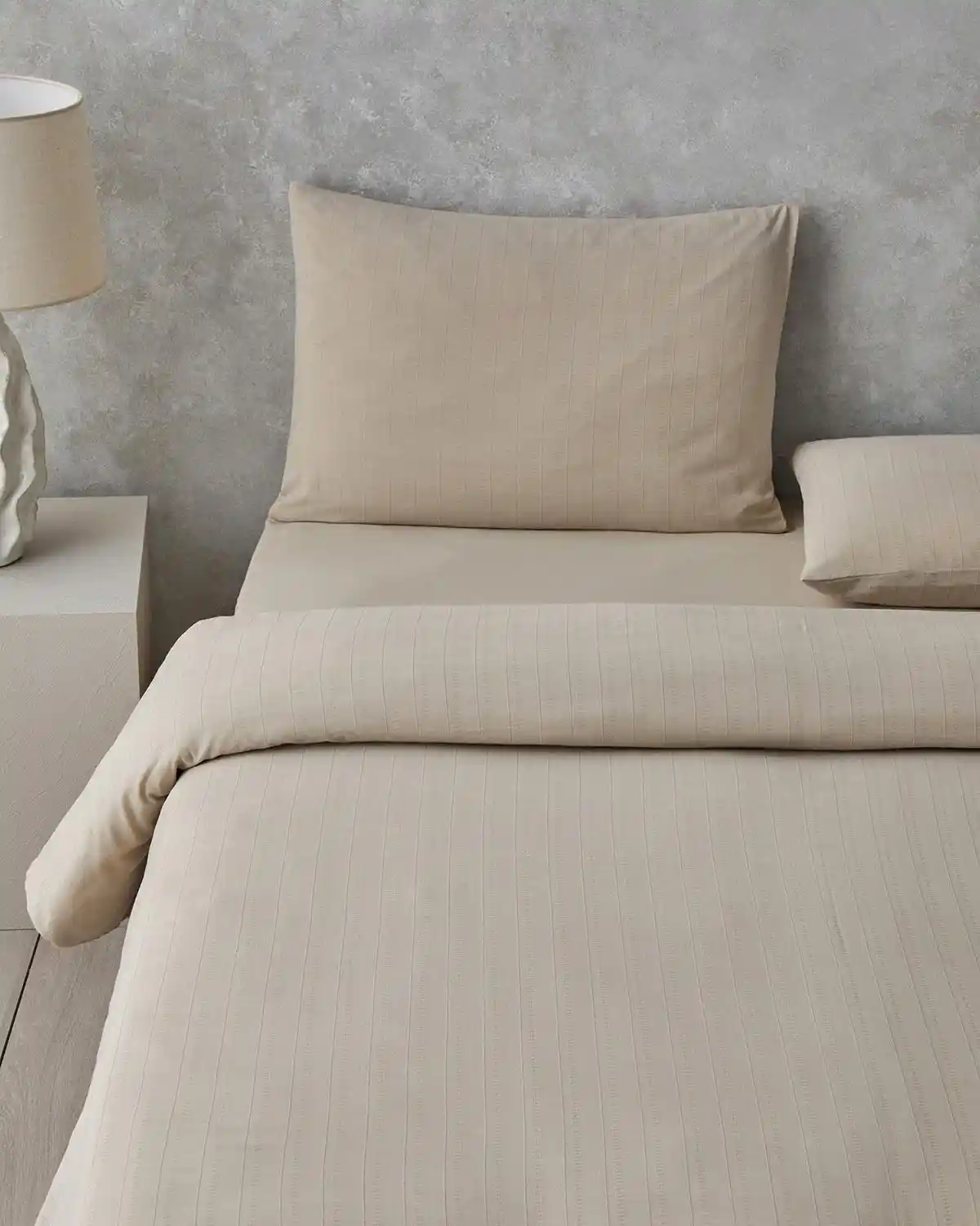 Bej Nevresim Takımıyla Dekorasyonunuzu Zarif ve Uyumlu Hale Getirin