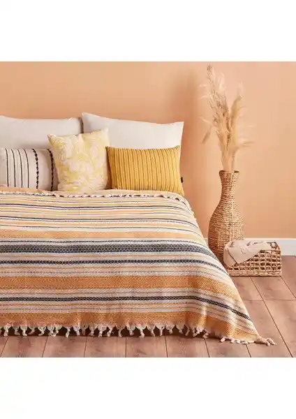 Bella Maison ve Madame Coco Yatak Örtüsü Karşılaştırması: Stil, Konfor ve Tasarım Analizi