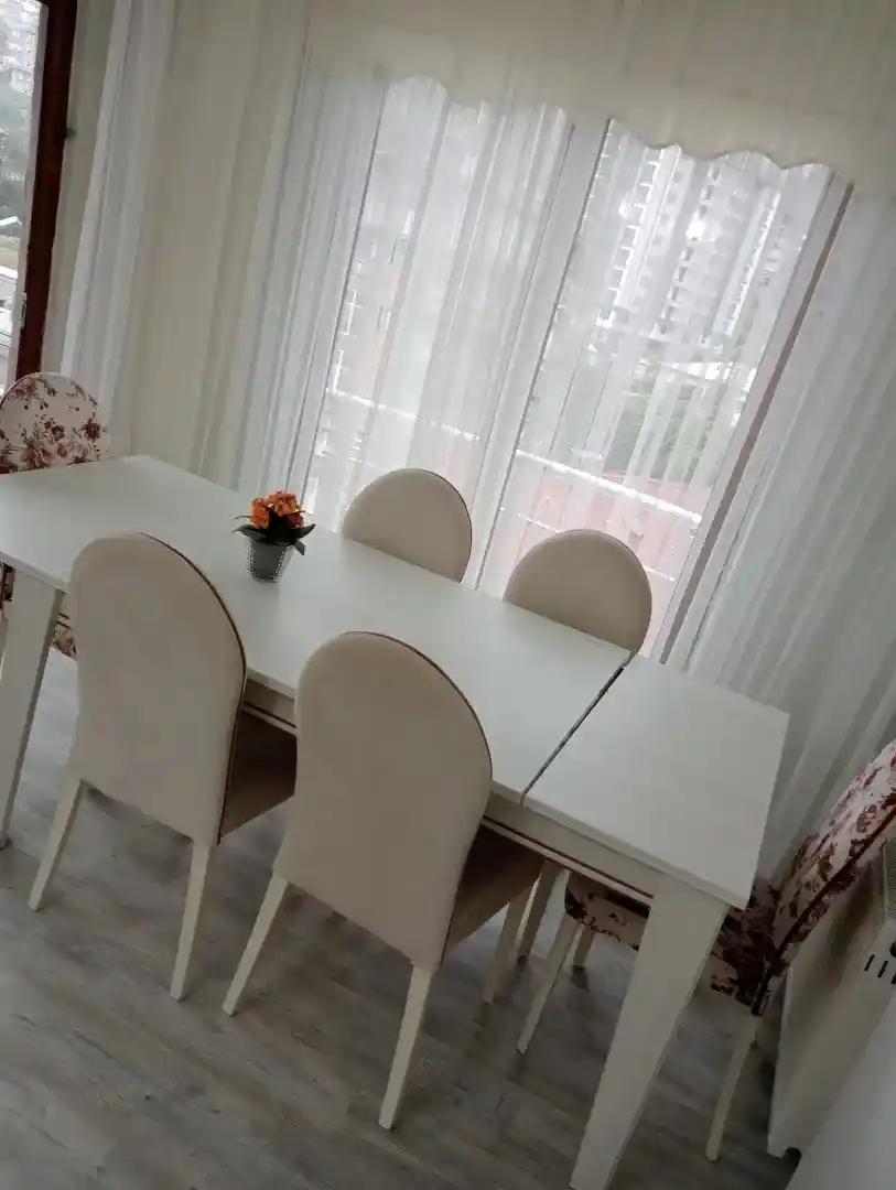 Bellona Oval Yemek Masası Modelleri ve Dekorasyonda Şıklık Sağlayan Özellikler