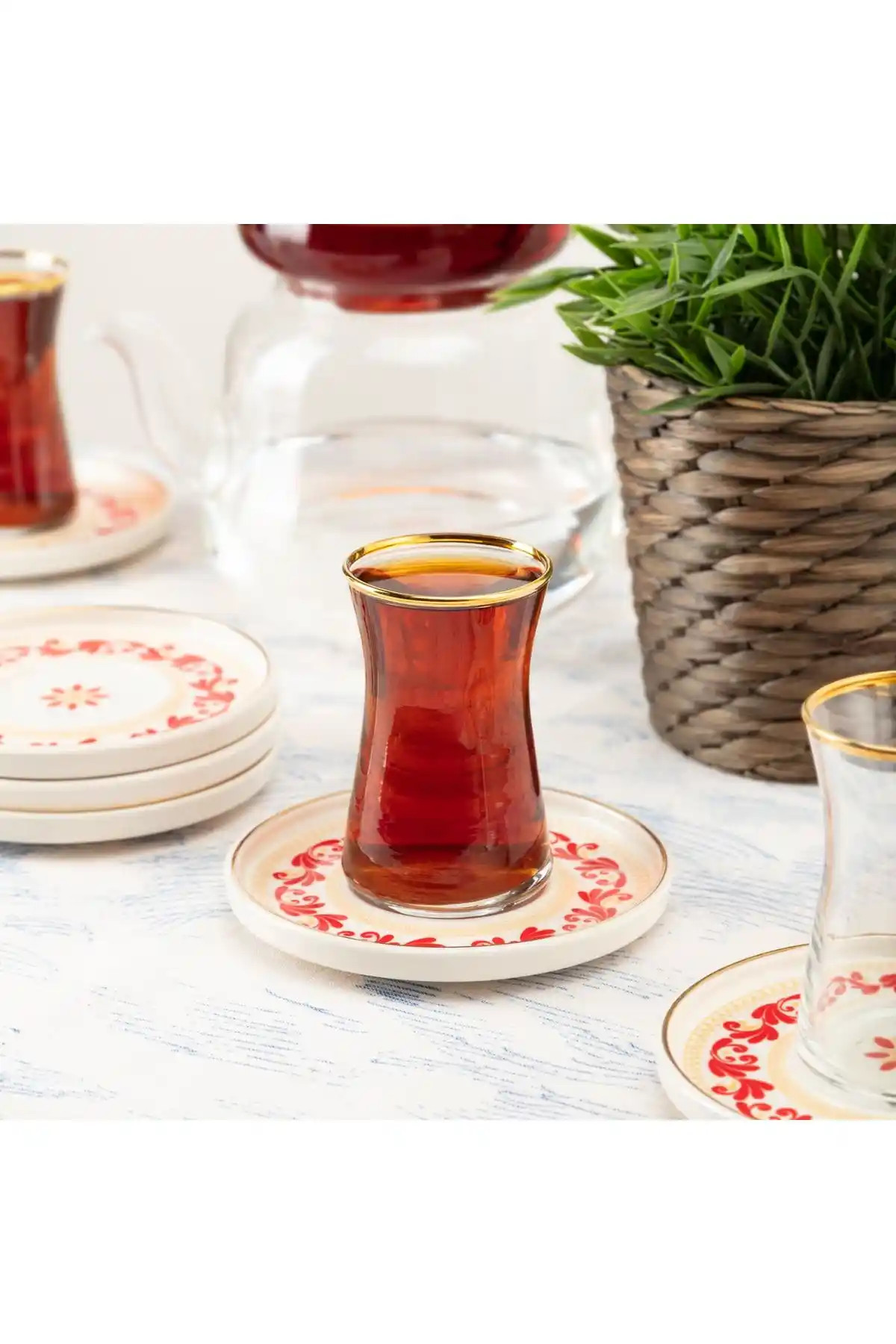 Bernardo Çay Setleri ile Dekorasyonunuzu Şıklık ve Zarafetle Tamamlayın