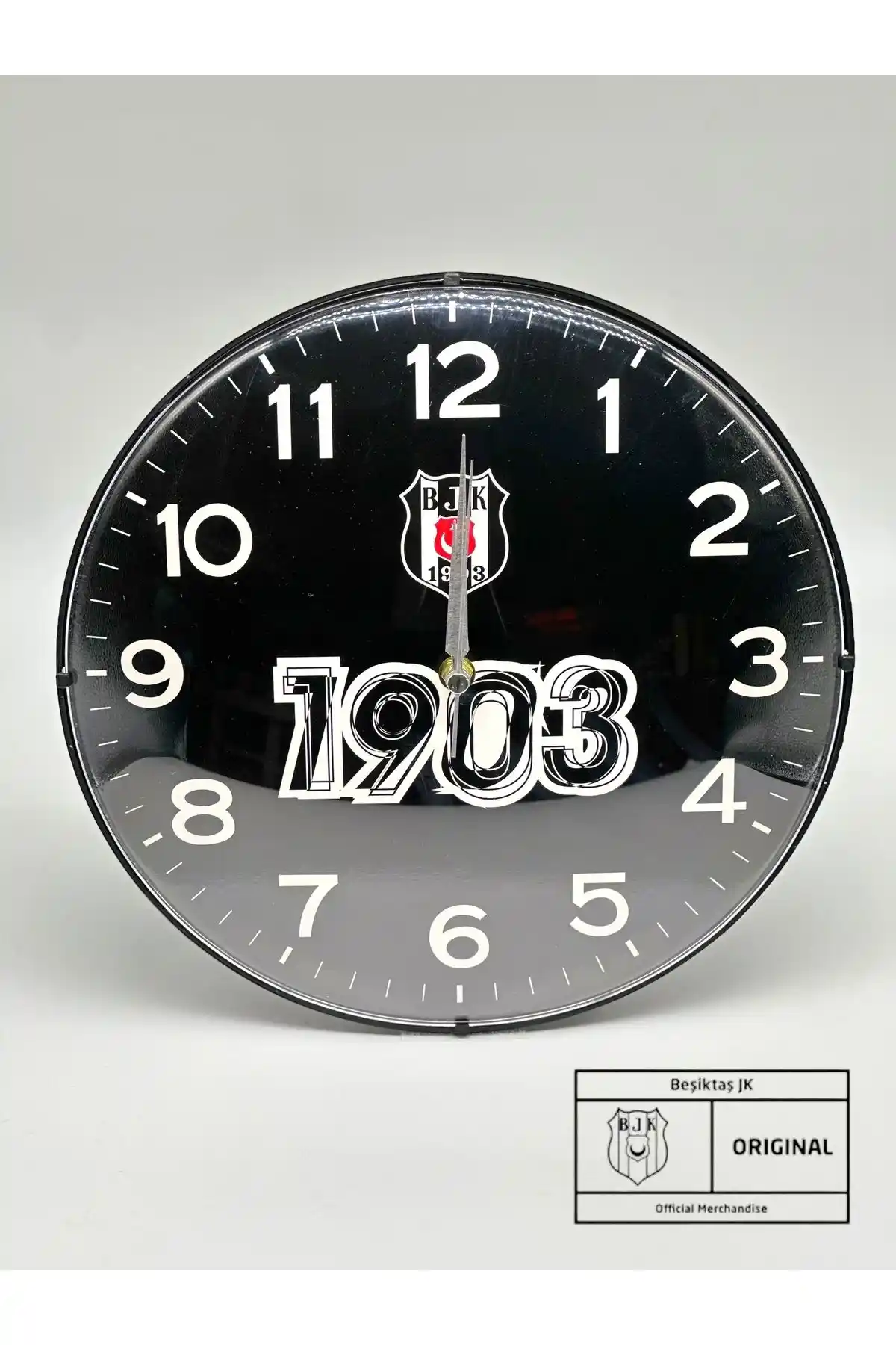 Beşiktaş Temalı Duvar Saatleri ile Mekanlarınızı Şıklık ve Tutkuyla Dekore Edin