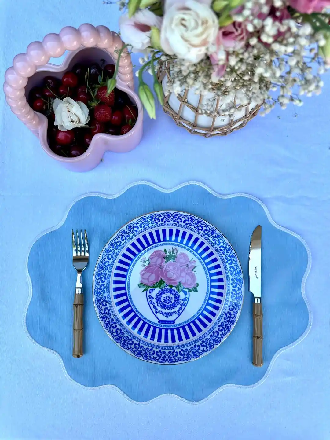 Beyaz Amerikan Servislerle Dekorasyonda Şıklık ve Fonksiyonellik Rehberi