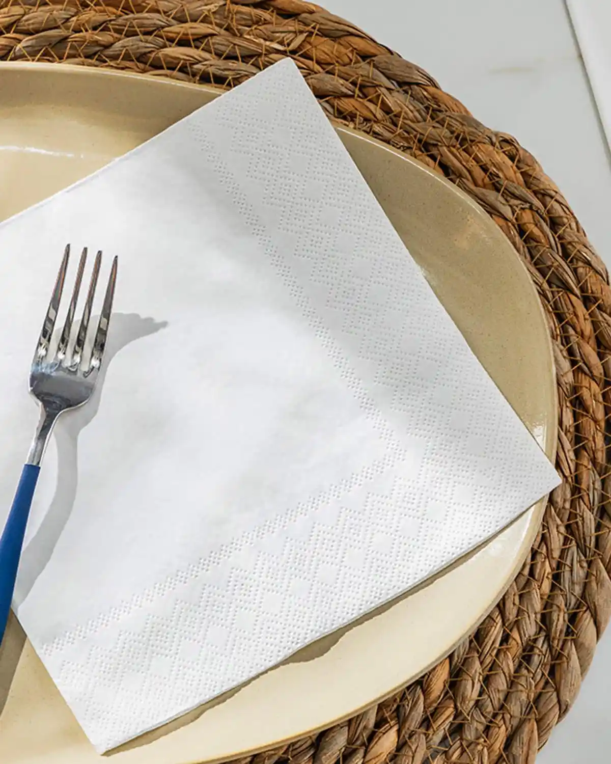 Beyaz Peçete Kullanımı ve Dekorasyonda Şıklık Sağlayan İpuçları