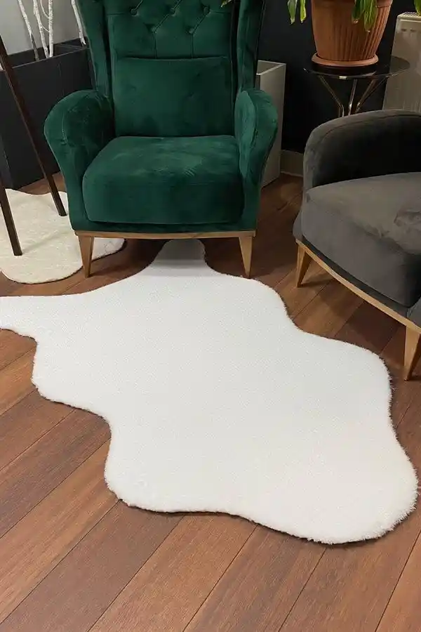 Beyaz Peluş Halı ile Dekorasyonda Sıcaklık ve Şıklık Yaratma Rehberi