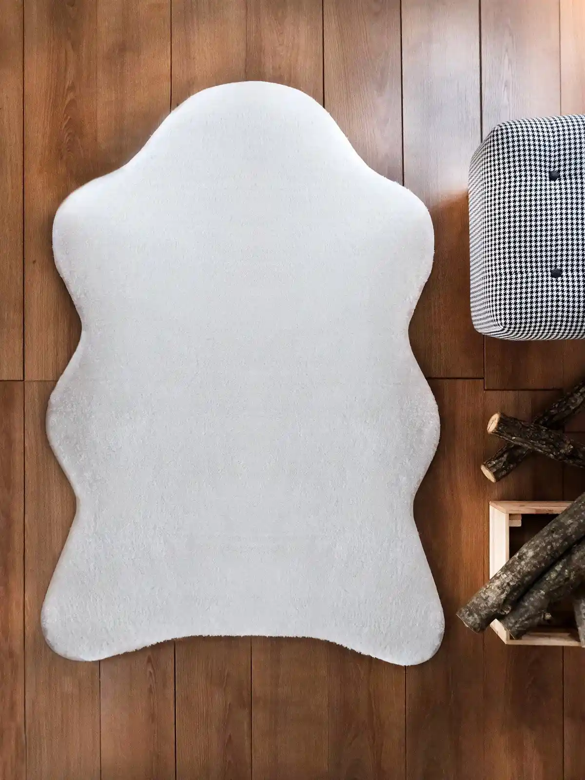 Beyaz Post Halı ile Modern ve Minimalist Dekorasyonun Şık ve Konforlu Yolu