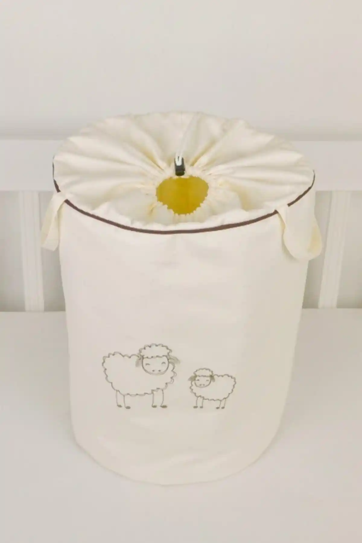 Bez Kirli Sepetleri ile Ev Dekorasyonunda Hem Pratik Hem Şık Çözümler