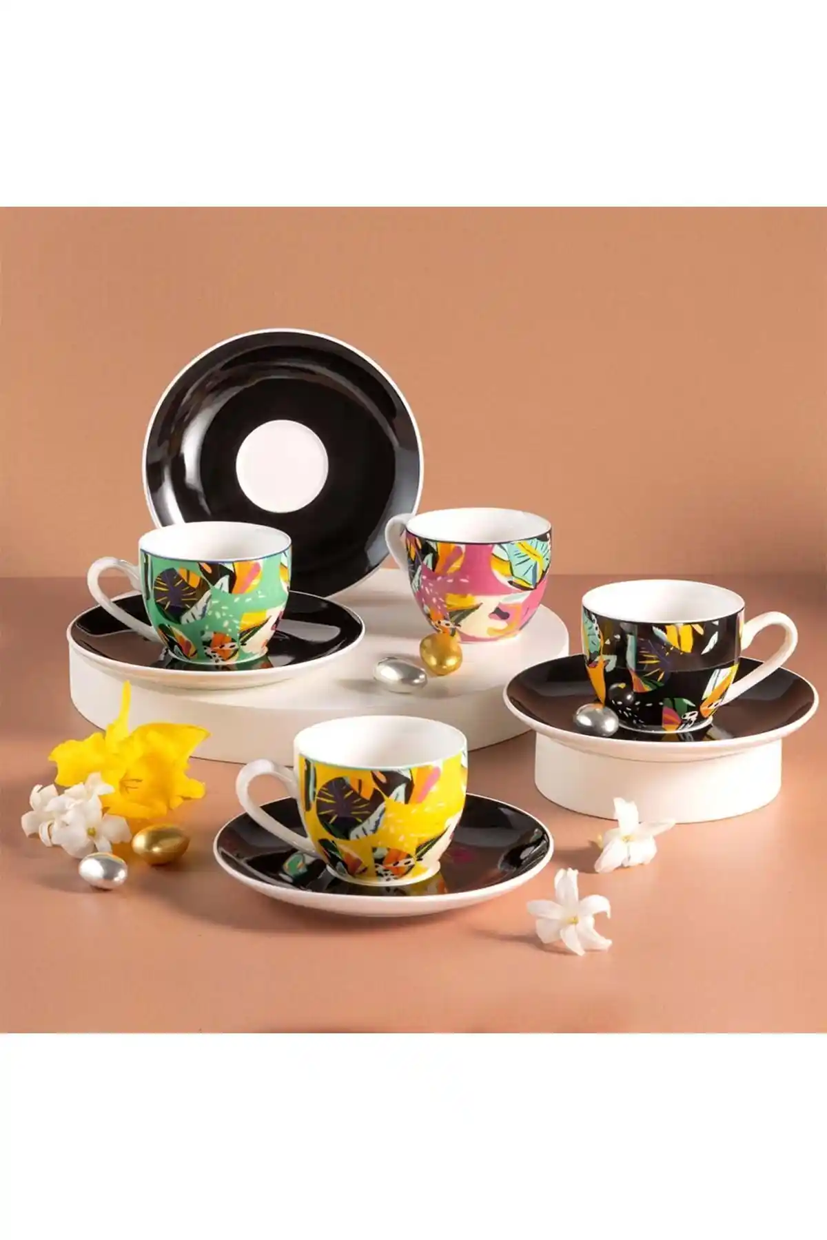BİM 4'lü fincan takımı ile ev dekorasyonunda şıklık ve fonksiyonellik sağlama yolları