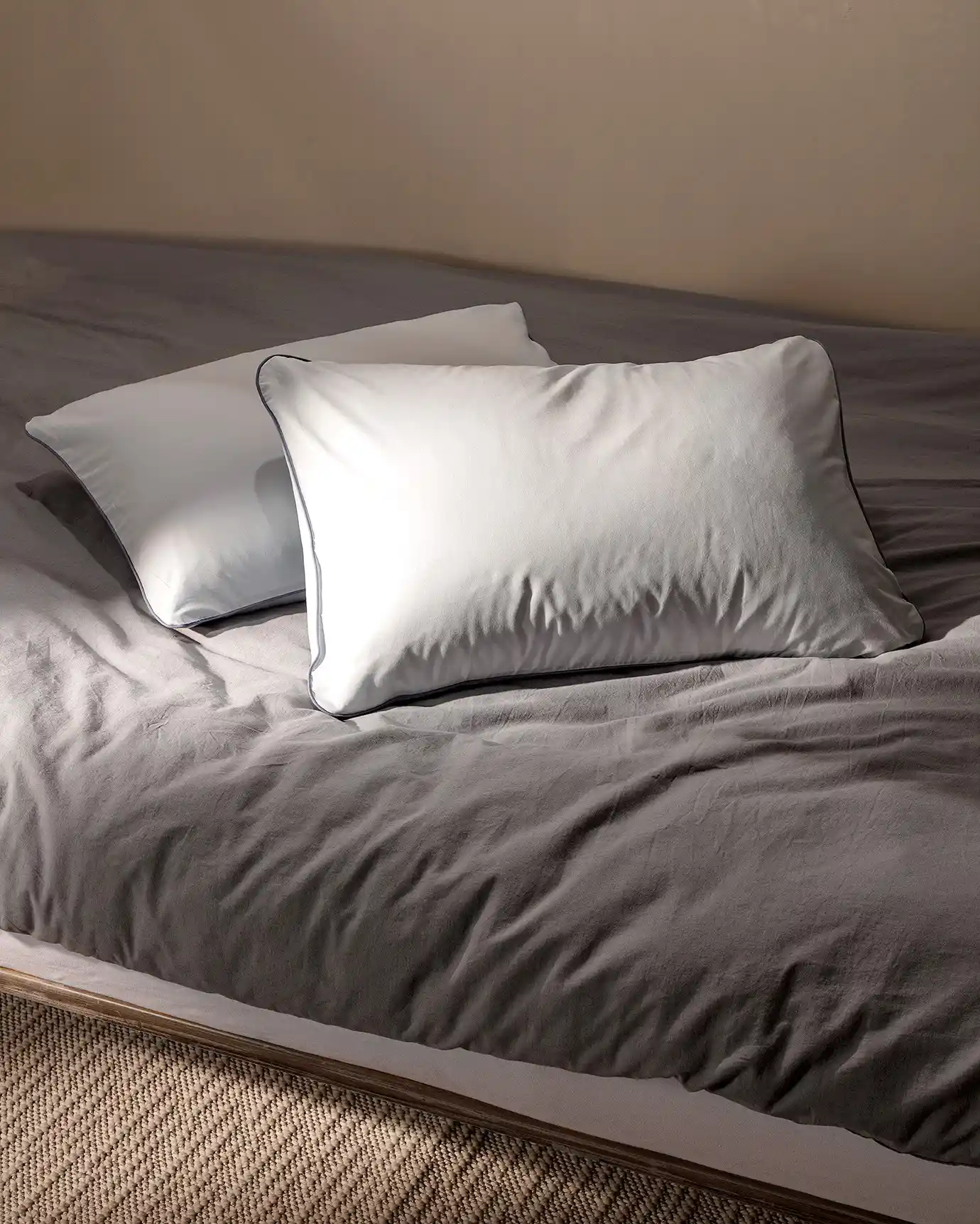 Biyeli Yastık Kılıfı ile Dekorasyonunuza Zarif ve Konforlu Dokunuşlar Ekleyin