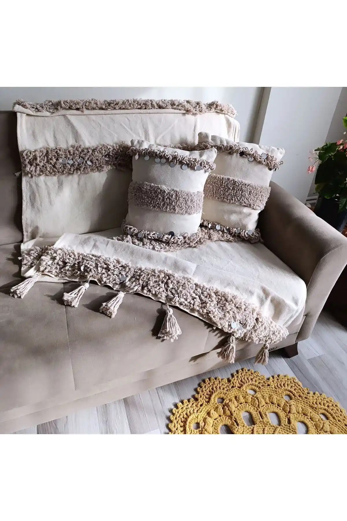 Bohem Koltuk Şalıyla Dekorasyonda Şıklık ve Konforun Harmanı Nasıl Yaratılır