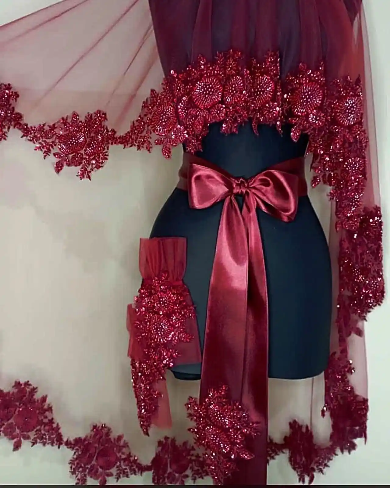 Boncuklu Duvaklar: Geleneksel Zarafet ve Modern Dekorasyonun Şık Buluşması