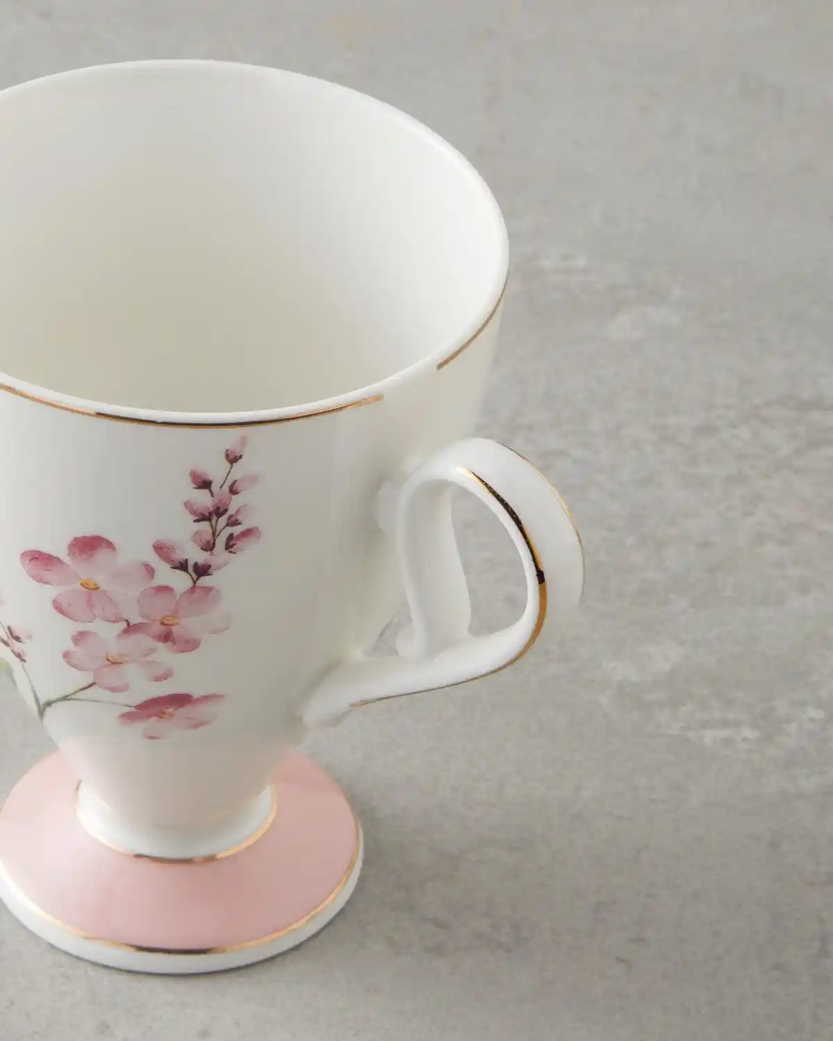 Bone China Kupa Dekorasyonunda Zarafet ve Şıklığın Anahtarları
