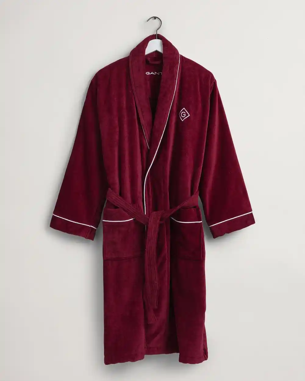 Bordo Bornoz Dekorasyonunda Şıklık ve Konfor Sağlayan Modeller ve Kullanım İpuçları