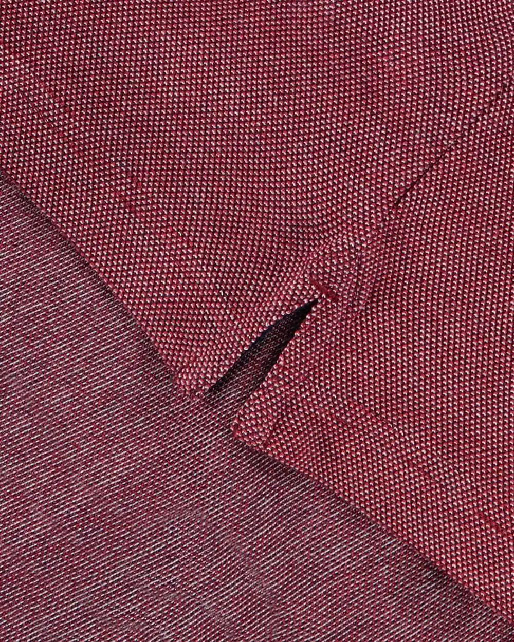 Bordo Pike: Dekorasyonda Zarafet ve Doğallığın Şık Buluşması