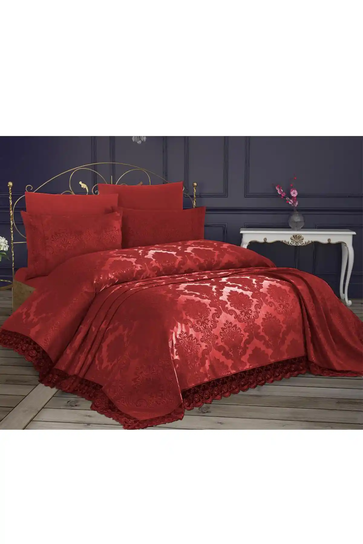 Bordo Yatak Örtüsü ile Dekorasyonda Şıklık ve Sıcaklık Yaratma Rehberi