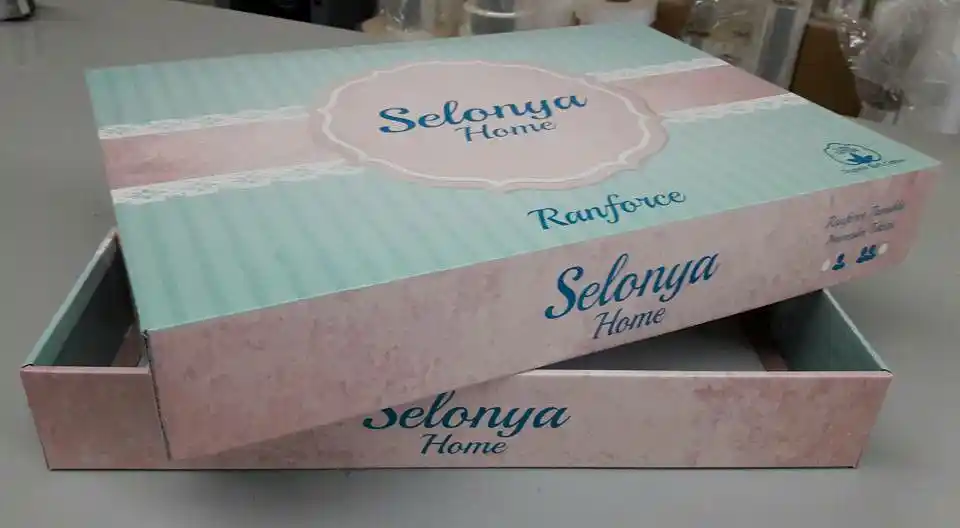 Bornoz Kutuları ile Banyonuzu Şık ve Fonksiyonel Hale Getirin