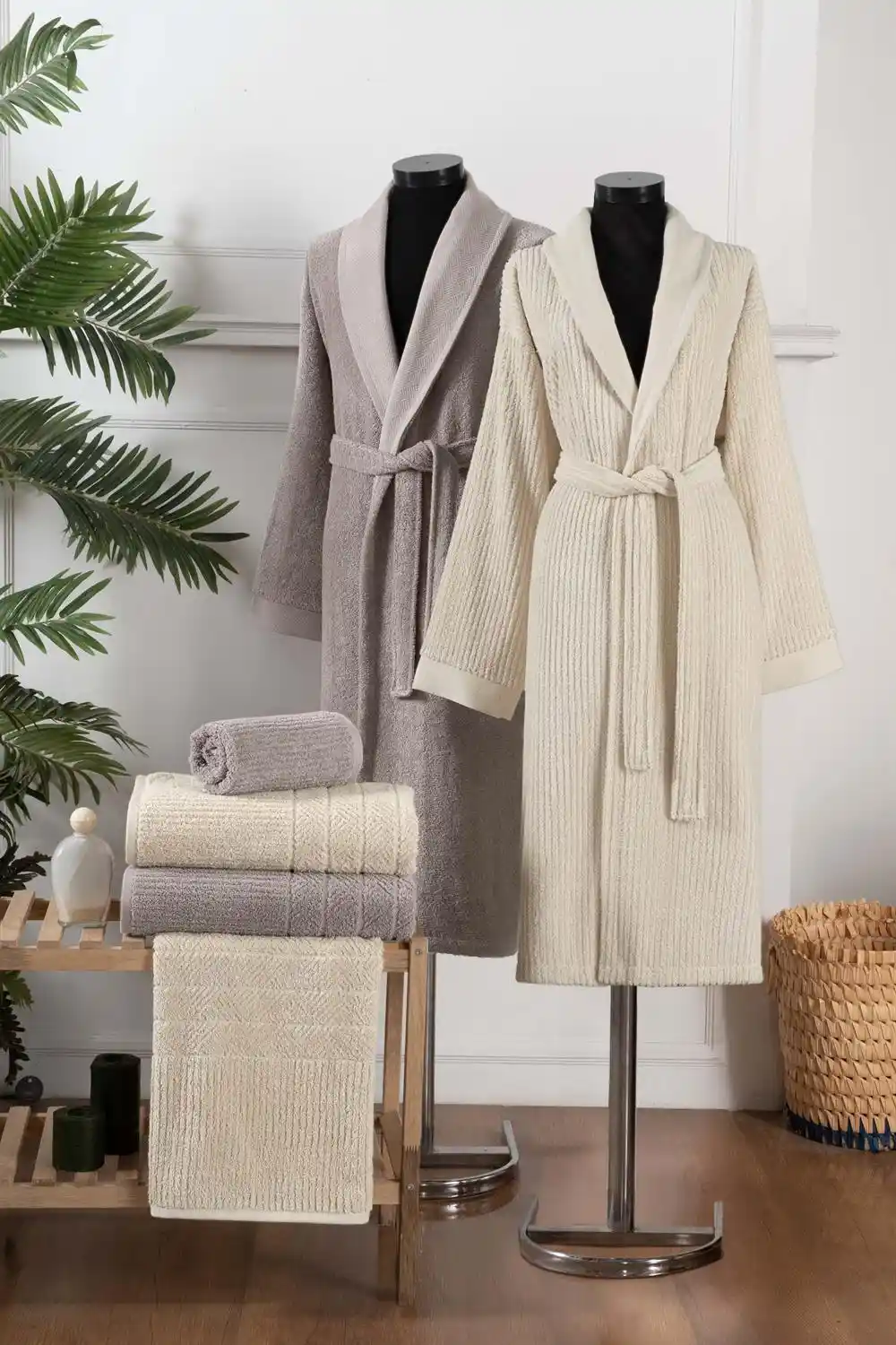 Bornoz Setleri ile Ev Dekorasyonunuza Şıklık ve Konfor Katmanın Yolları