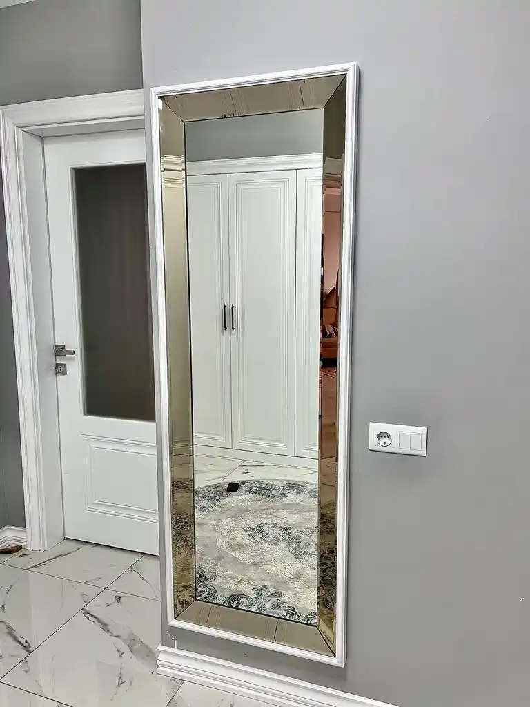 Boy Aynası Modelleri ile Dekorasyonunuza Şıklık Katmanın En İyi Yolları