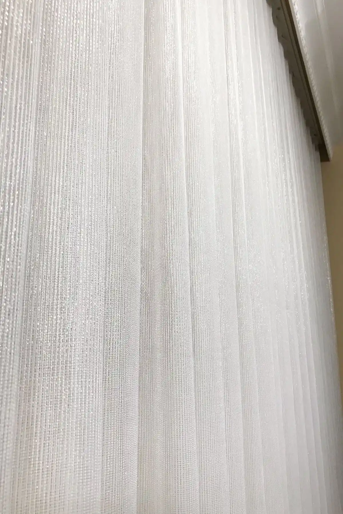 Brillant Beyaz Pırlanta Tül Perde ile Evinizde Zarif ve Şık Dekorasyon Çözümleri