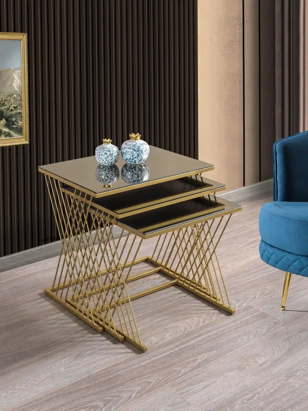 Bronz Ayaklı Zigon Sehpa ile Modern ve Şık Dekorasyon Çözümleri