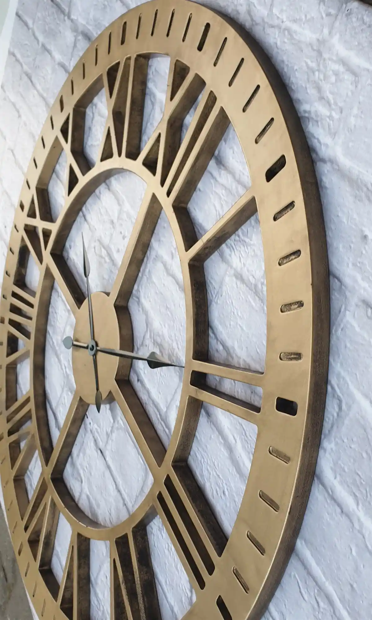 Büyük Boy Duvar Saatleri ile Mekân Dekorasyonunu Yeniden Yaratın ve Estetiği Artırın