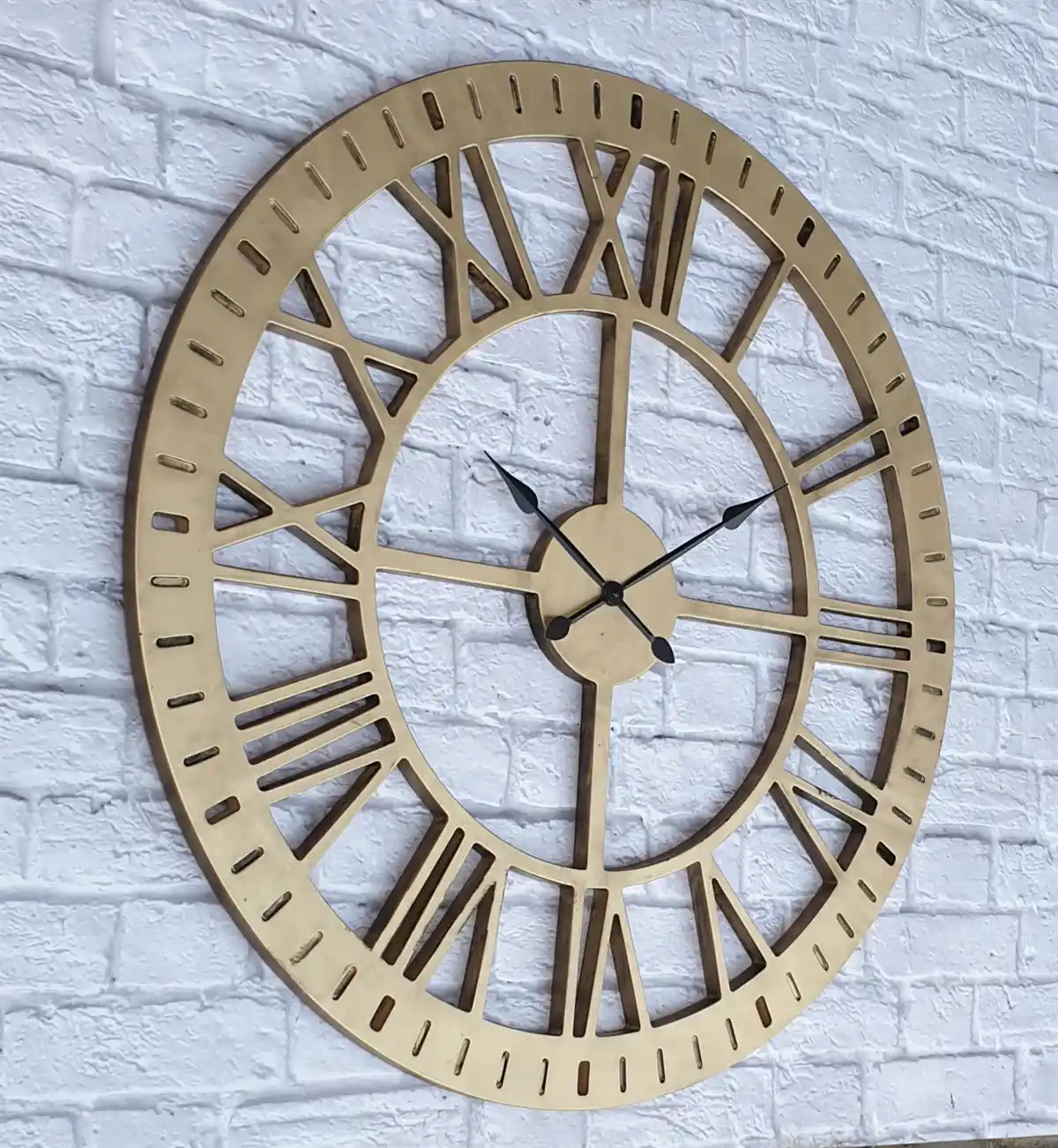 Büyük Boy Duvar Saatleri ile Mekanlarınızı Şıklık ve Fonksiyonellik ile Dönüştürün