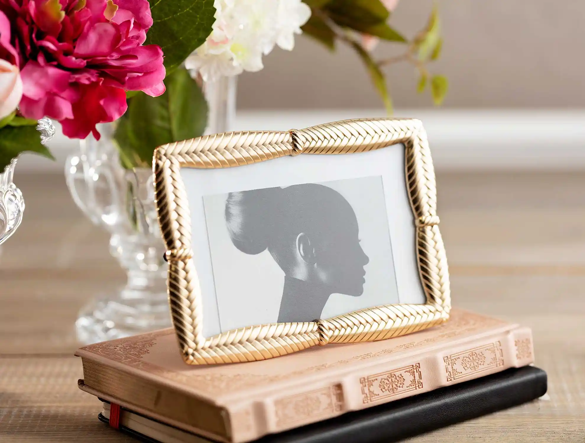 Büyük Fotoğraf Çerçevesi ile Ev Dekorasyonunuzu Yenilemenin Yolları