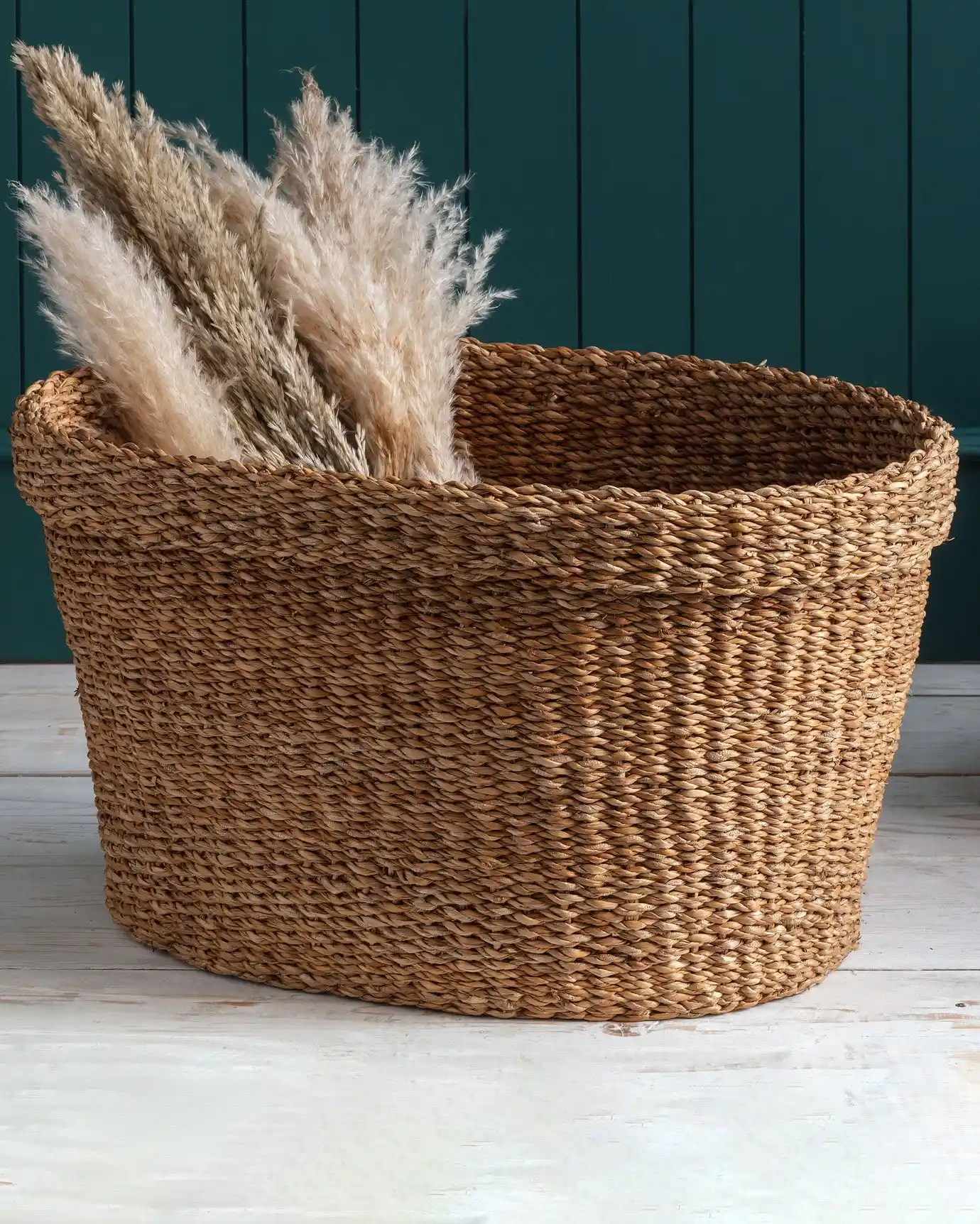 Büyük Hasır Sepetler ile Ev Dekorasyonunda Doğal ve Şık Çözümler