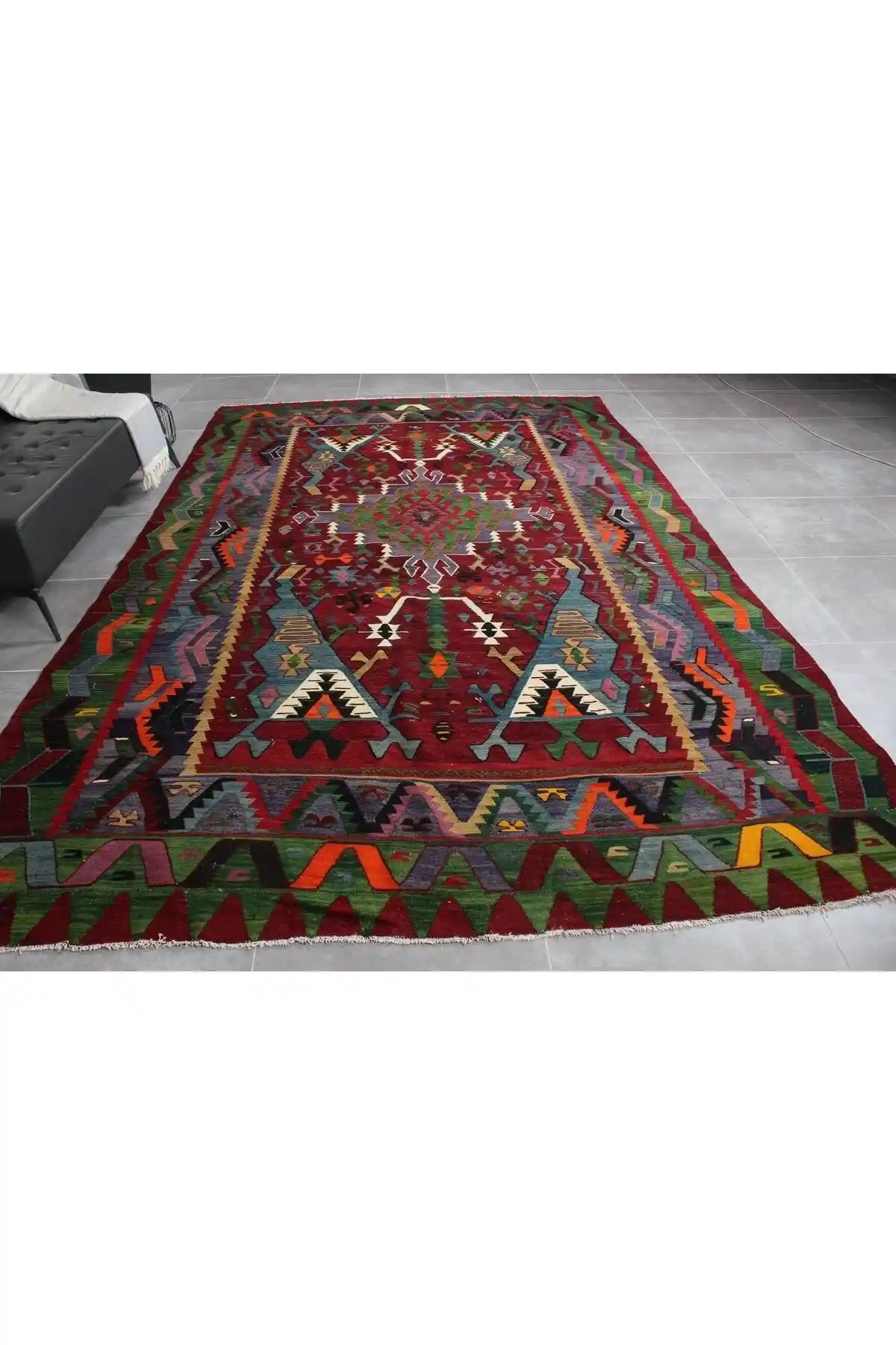 Büyük Kilimler ile Mekânlara Sıcaklık ve Zarafet Katmanın En Güzel Yolları