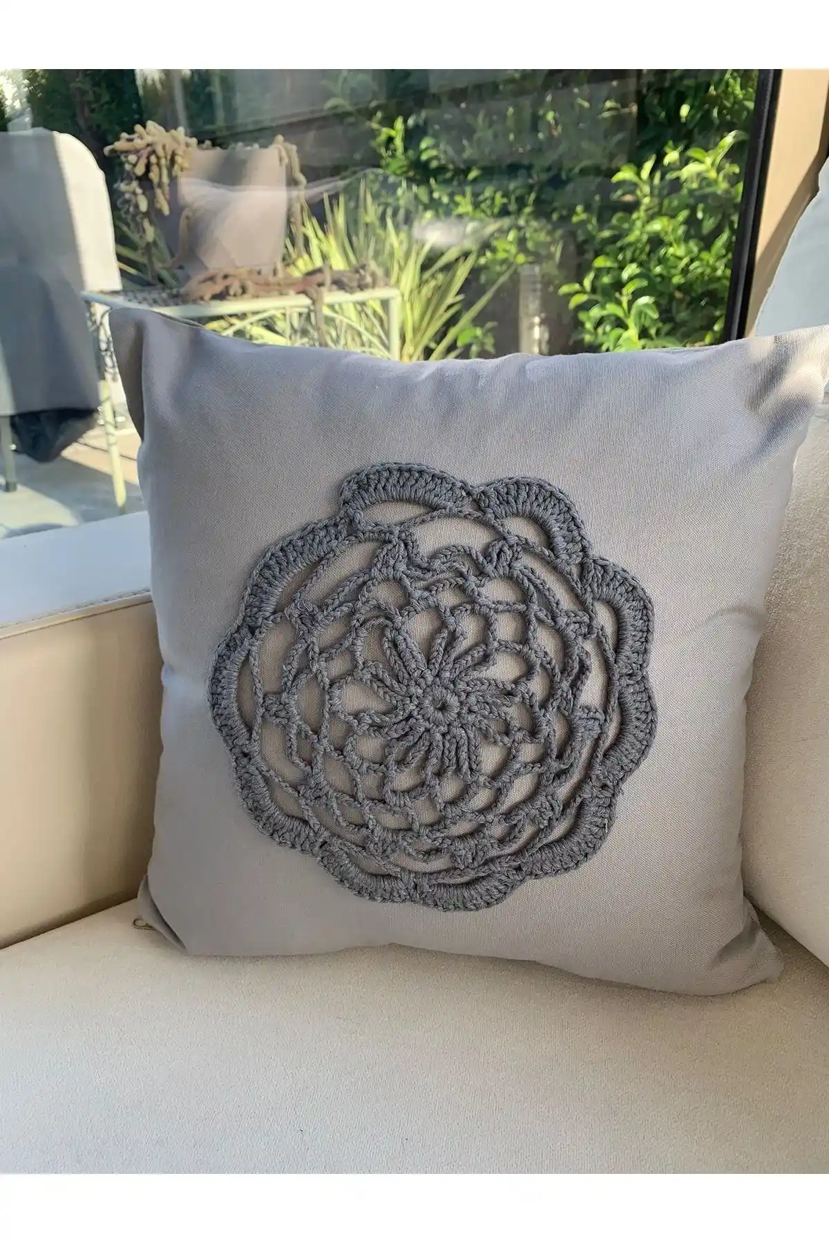 Büyük Kırlent Kılıfı Seçimi ve Dekorasyonda Kullanım İpuçları