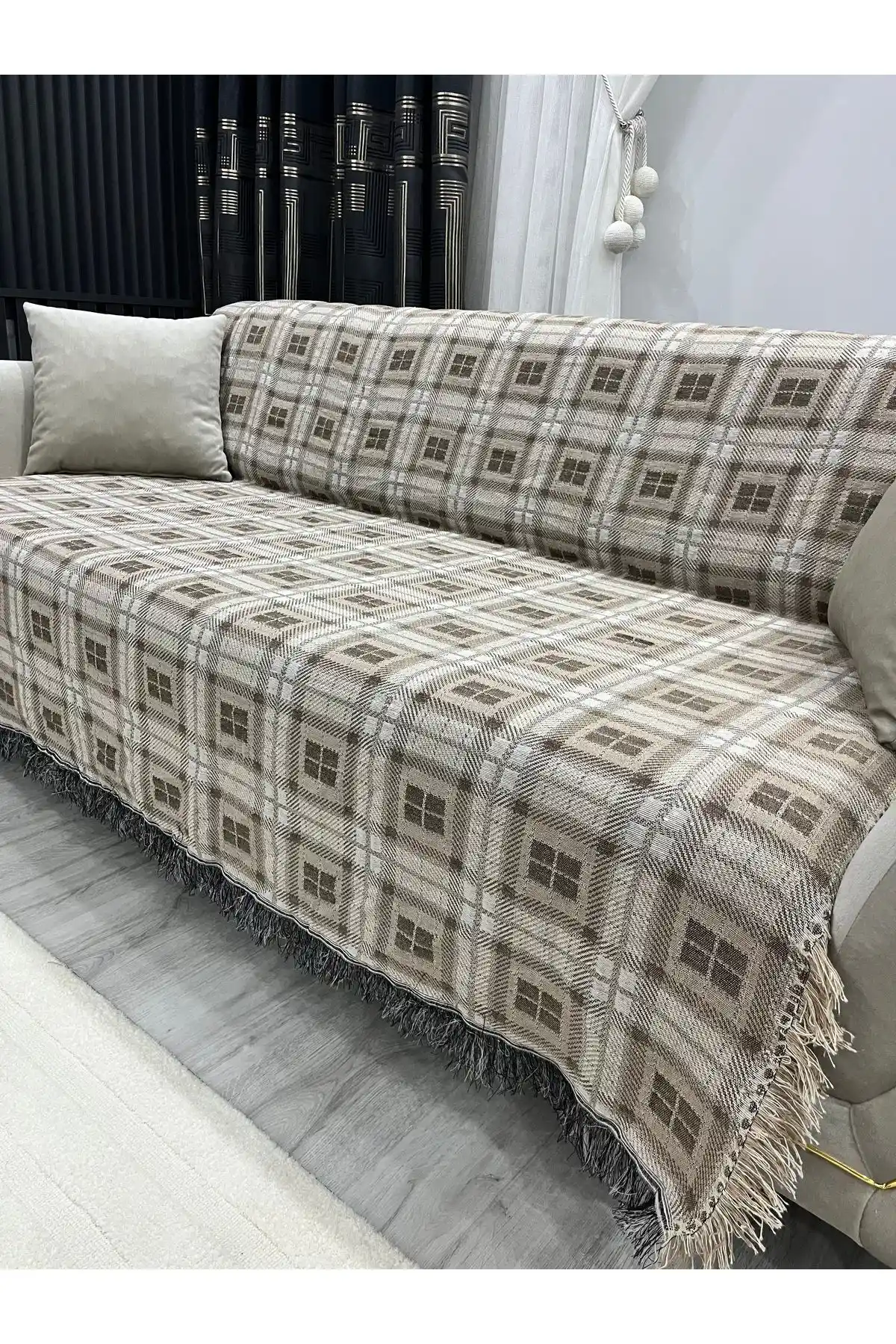 Büyük Koltuk Örtüsü Seçimi ve Dekorasyonda Kullanım İpuçları