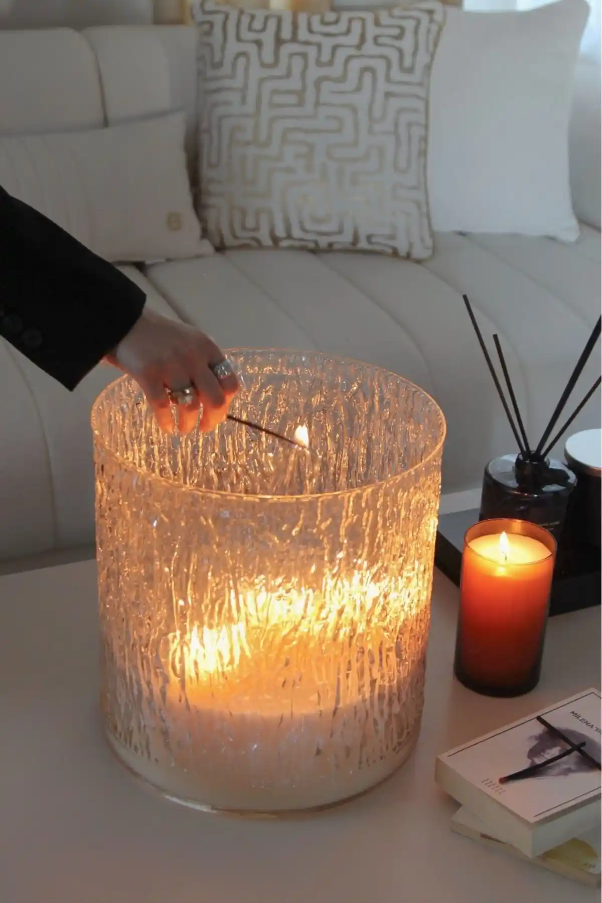 Büyük Mumların Dekorasyondaki Yeri ve Mekânlara Katkıları