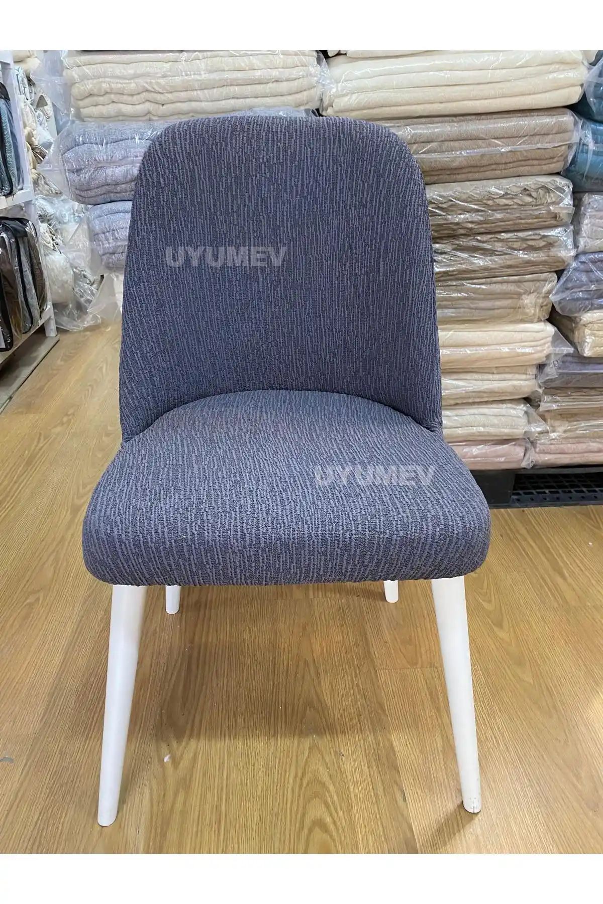 Büyük Oval Sandalye Kılıfı Dekorasyonunda Şıklık ve Fonksiyonelliğin Buluşması