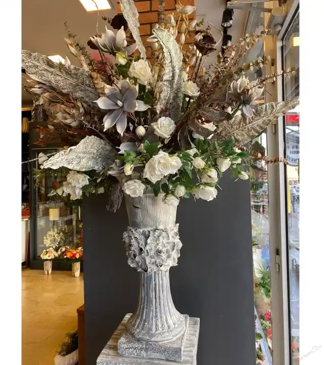 Büyük Yapay Çiçeklerle Dekorasyonunuzu Zenginleştirme Yöntemleri ve Avantajları