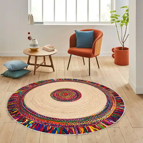 Büyük Yuvarlak Halılarla Modern ve Şık Dekorasyon Çözümleri