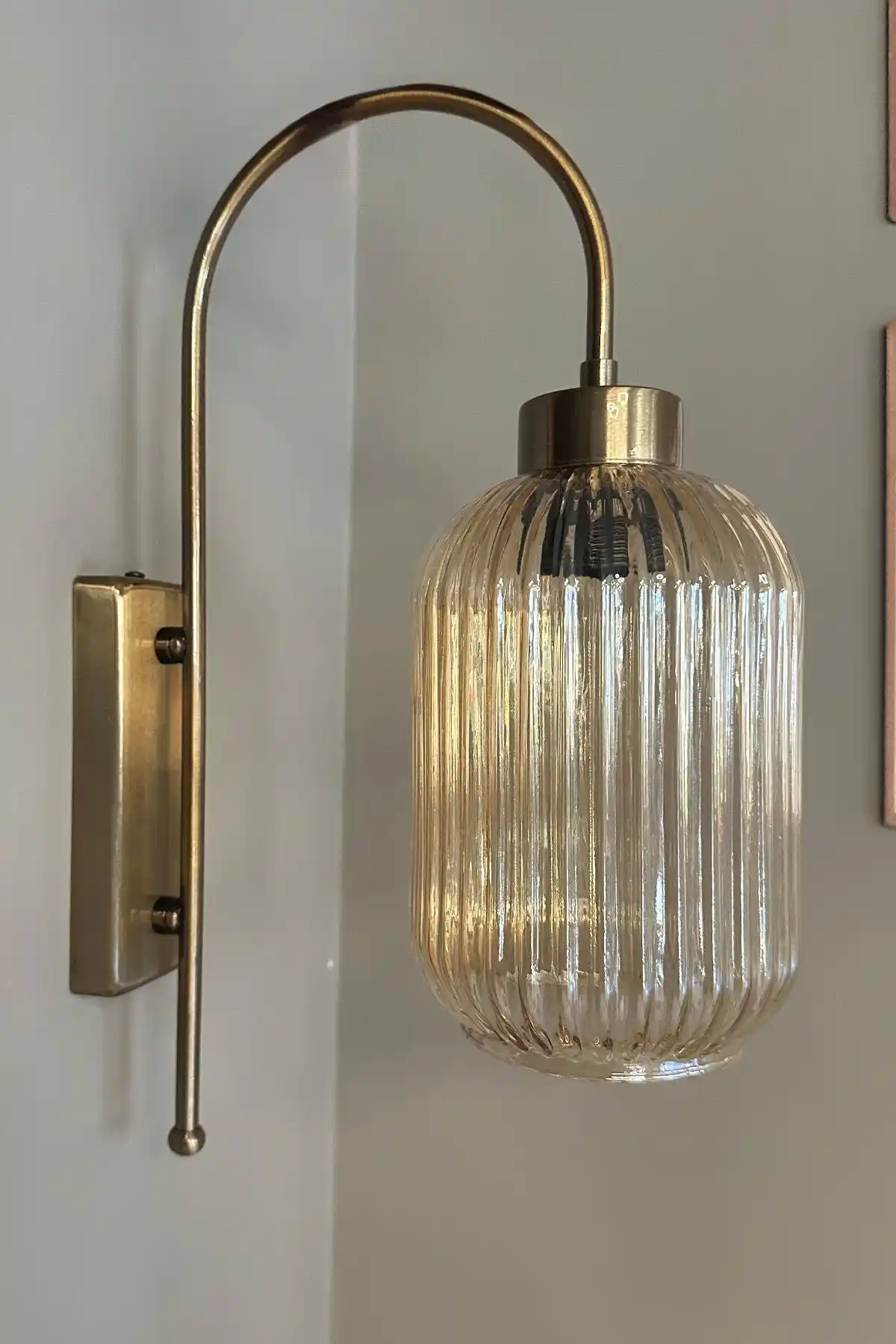 Cam Aplikler ile Mekânlarınıza Zarif ve İşlevsel Aydınlatma Çözümleri