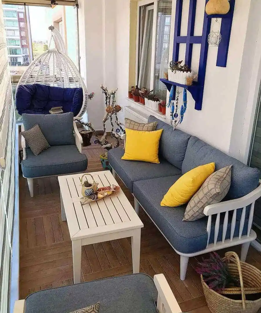 Cam Balkon Dekorasyonu İpuçlarıyla Şık ve Fonksiyonel Alanlar Yaratma Rehberi