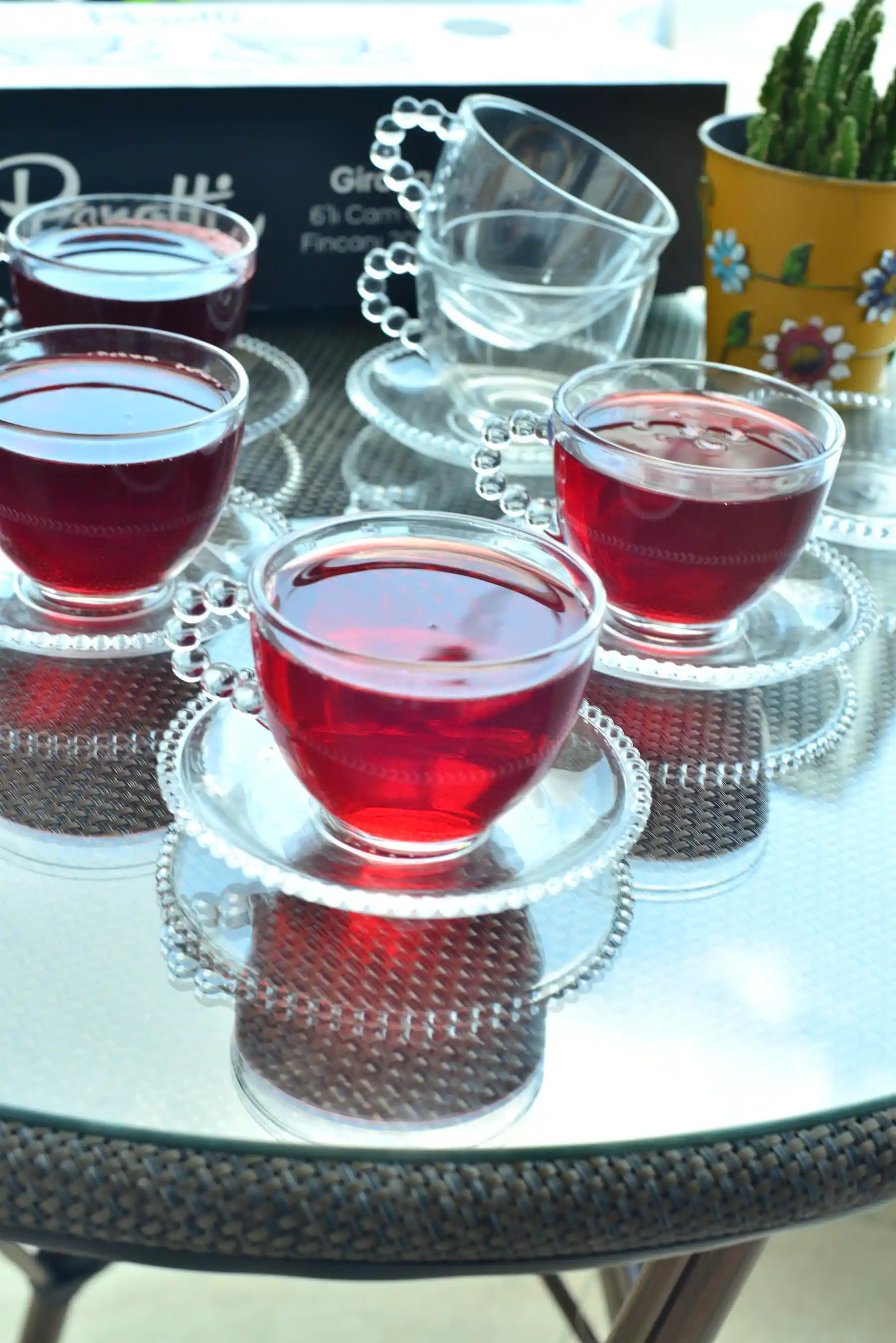 Cam Çay Fincan Takımıyla Ev Dekorasyonunda Zarif ve Modern Dokunuşlar