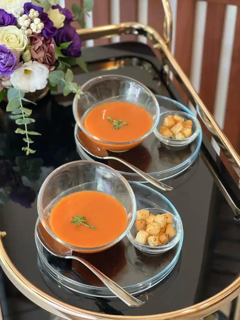 Cam Çorba Kasesi ile Dekorasyonun Şıklığını Artırmanın Yolları